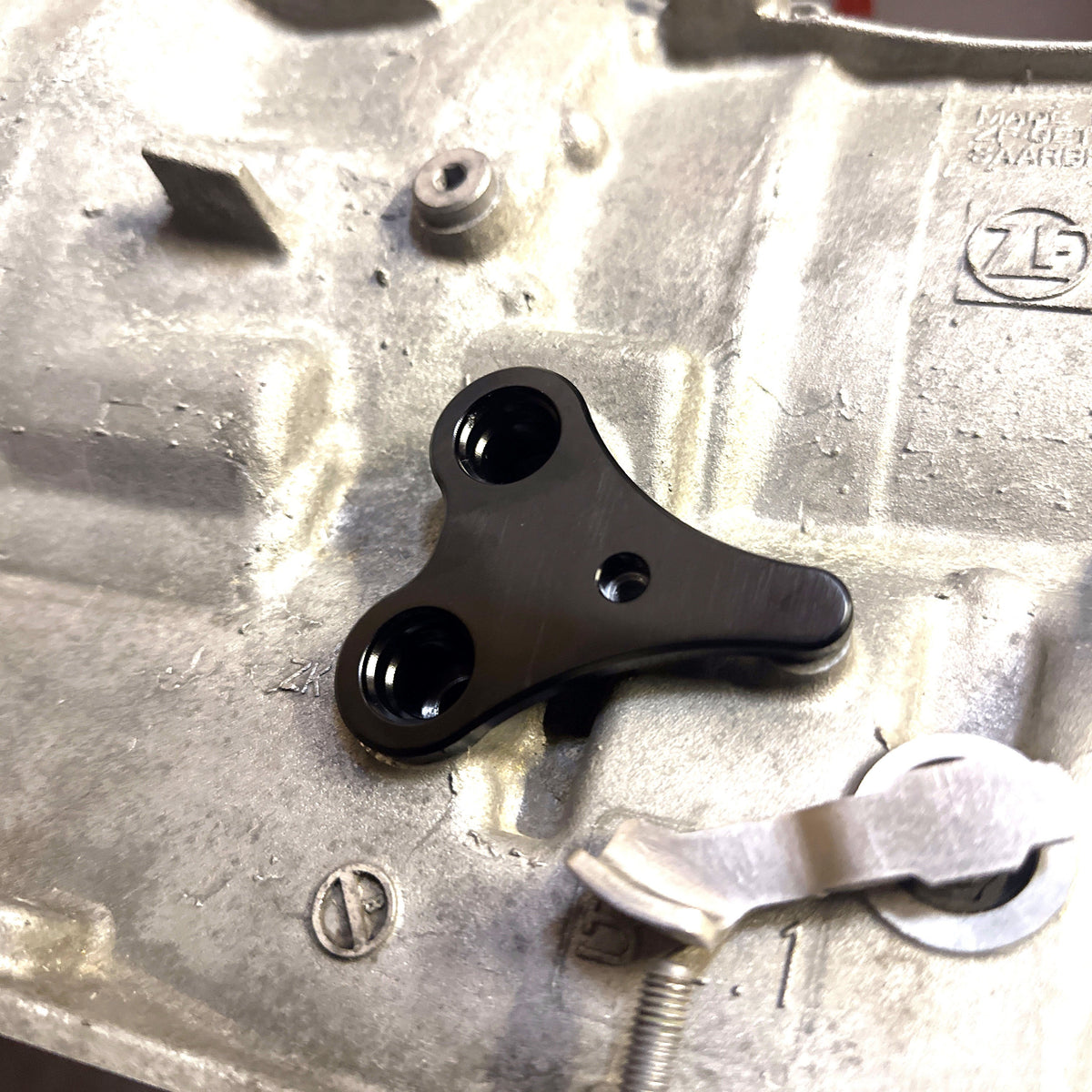8HP to 6HP Oil Line Conversion Adapter - Type 2 (18mm)